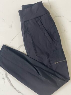 Athleta Women’s Size 2  Nylon Headlands Hybrid Cargo Skinny Pant